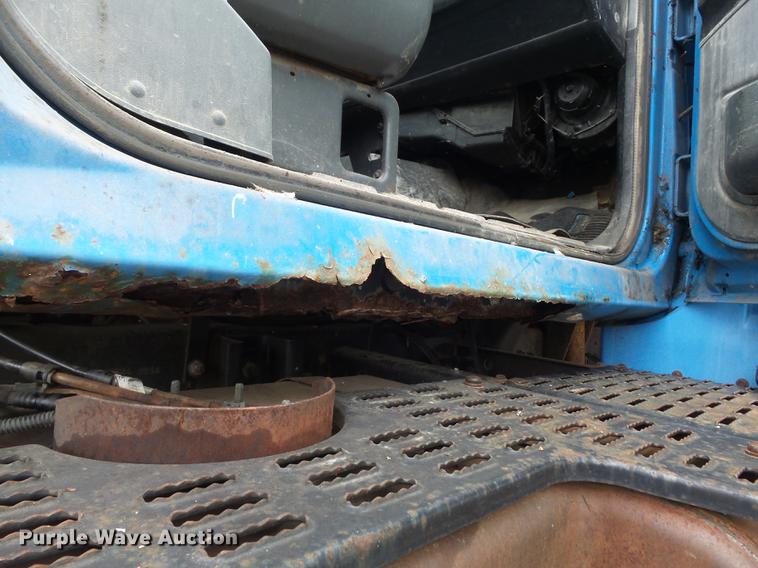 image for item DB6338 1993 Chevrolet Kodiak truck cab and chassis