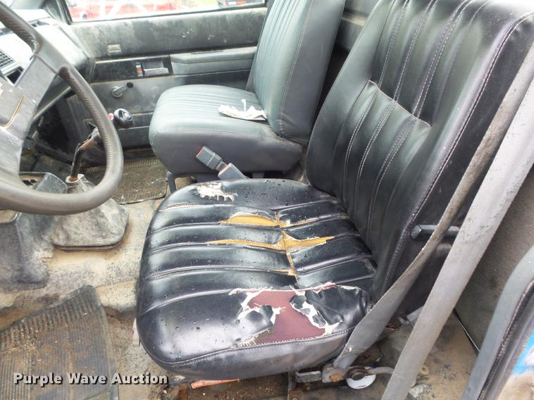 image for item DB6338 1993 Chevrolet Kodiak truck cab and chassis