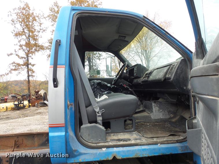 image for item DB6338 1993 Chevrolet Kodiak truck cab and chassis