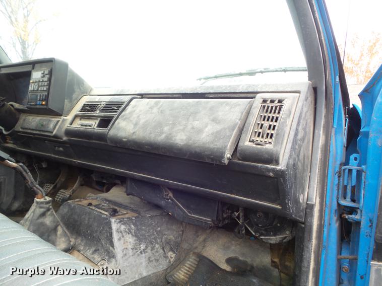 image for item DB6338 1993 Chevrolet Kodiak truck cab and chassis