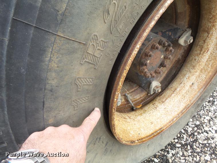 image for item DB6338 1993 Chevrolet Kodiak truck cab and chassis