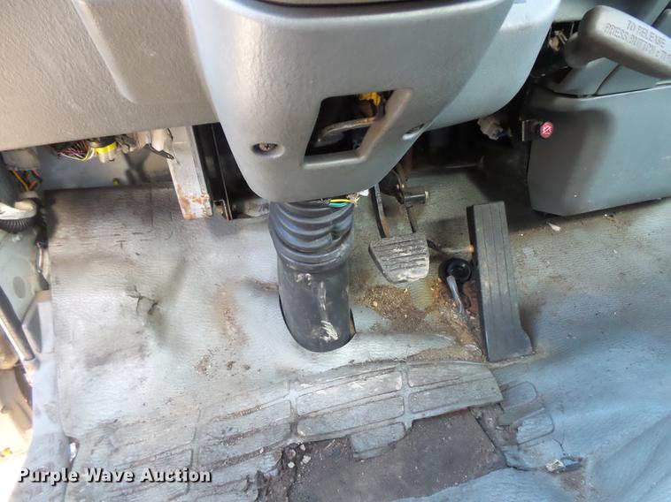 image for item DB8008 2001 Mitsubishi Fuso FE box truck