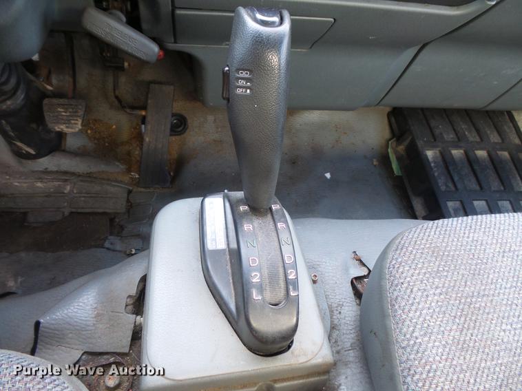 image for item DB8008 2001 Mitsubishi Fuso FE box truck