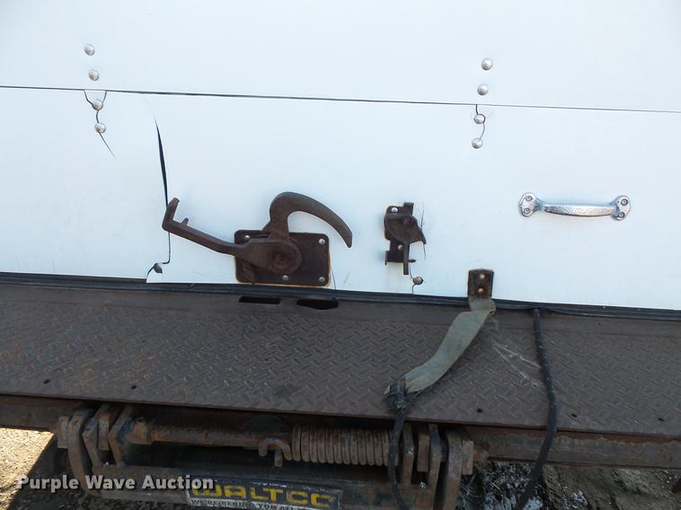 image for item DB8008 2001 Mitsubishi Fuso FE box truck