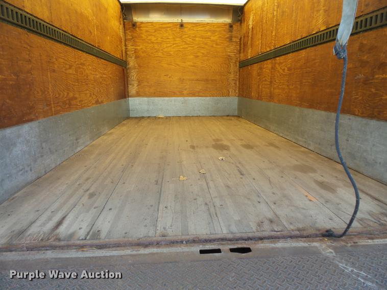 image for item DB8008 2001 Mitsubishi Fuso FE box truck