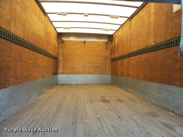 image for item DB8008 2001 Mitsubishi Fuso FE box truck