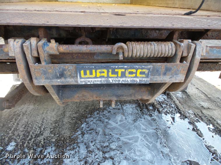 image for item DB8008 2001 Mitsubishi Fuso FE box truck