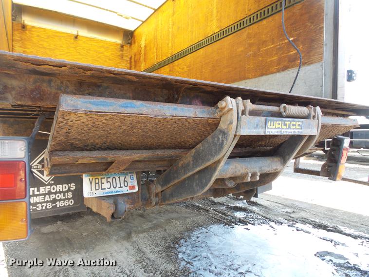 image for item DB8008 2001 Mitsubishi Fuso FE box truck