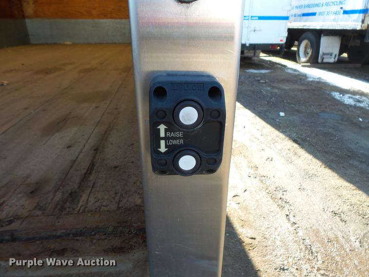 image for item DB8008 2001 Mitsubishi Fuso FE box truck