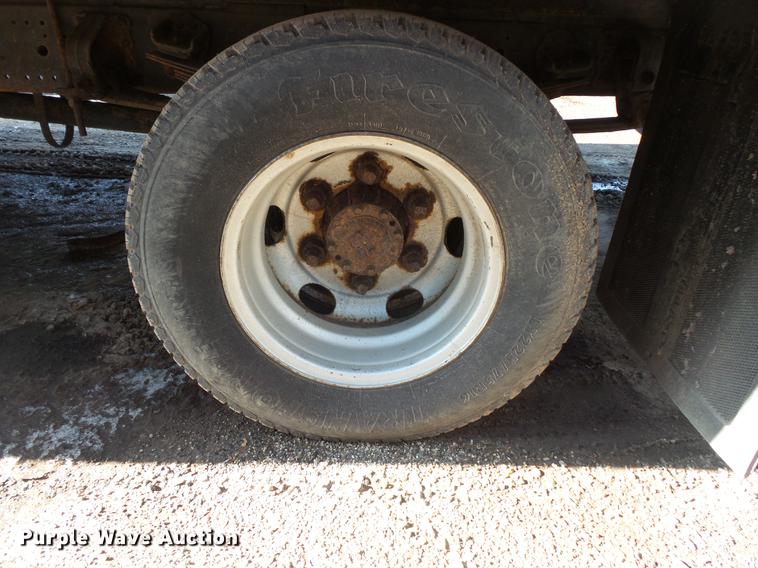 image for item DB8008 2001 Mitsubishi Fuso FE box truck