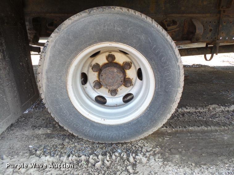 image for item DB8008 2001 Mitsubishi Fuso FE box truck