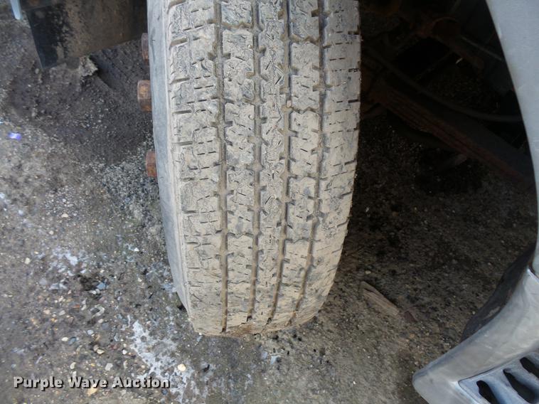 image for item DB8008 2001 Mitsubishi Fuso FE box truck