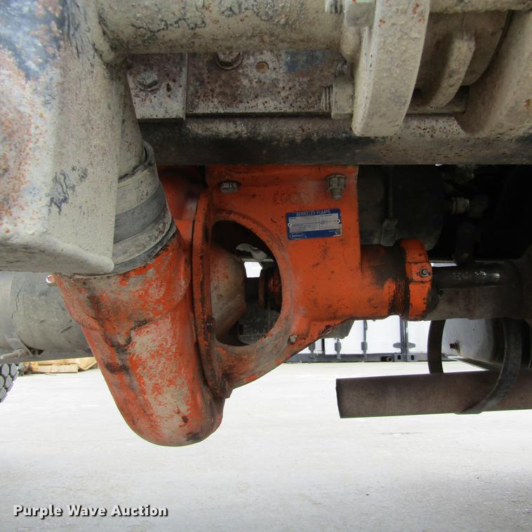 image for item DC0001 1990 Ford F700 tank truck