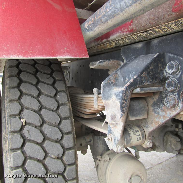 image for item DC0001 1990 Ford F700 tank truck