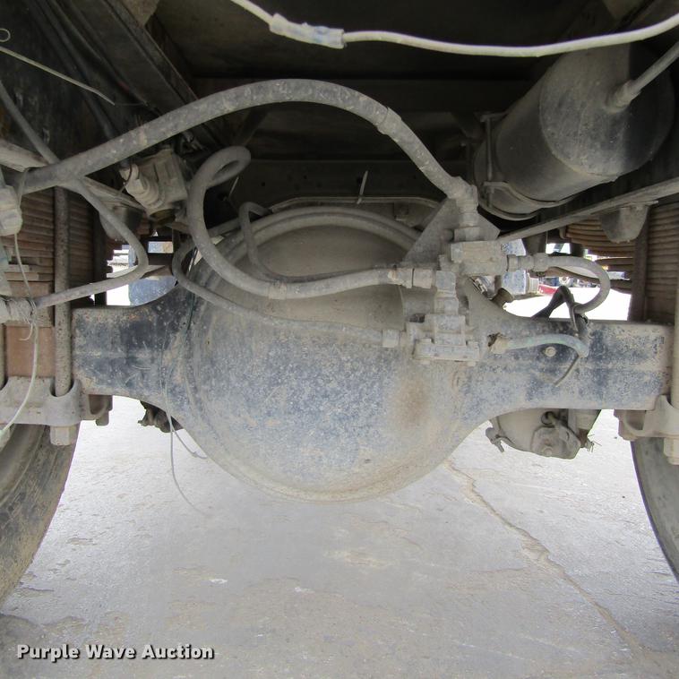 image for item DC0001 1990 Ford F700 tank truck