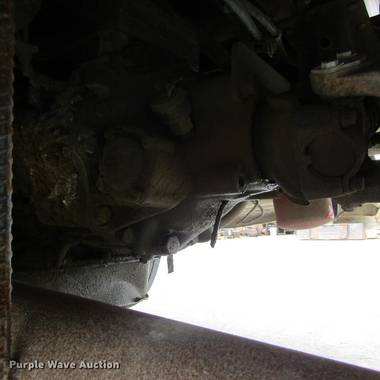 image for item DC0001 1990 Ford F700 tank truck