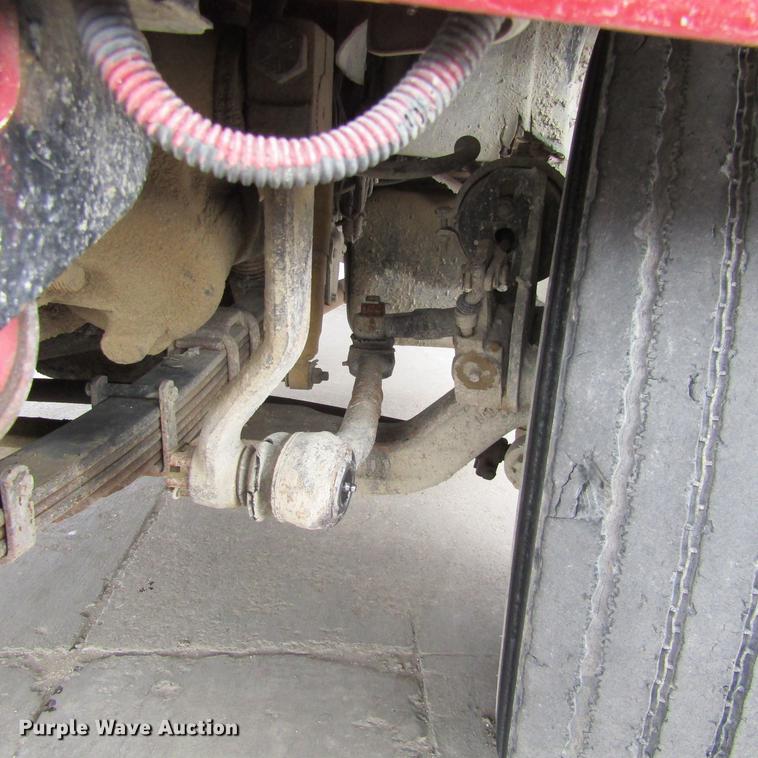 image for item DC0001 1990 Ford F700 tank truck