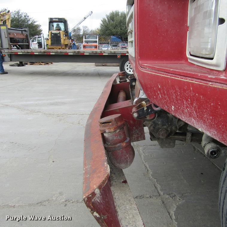 image for item DC0001 1990 Ford F700 tank truck