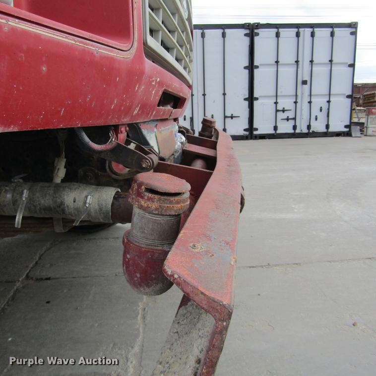 image for item DC0001 1990 Ford F700 tank truck