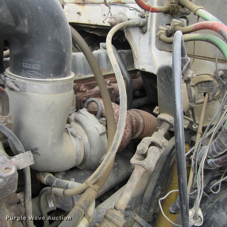 image for item DC0001 1990 Ford F700 tank truck