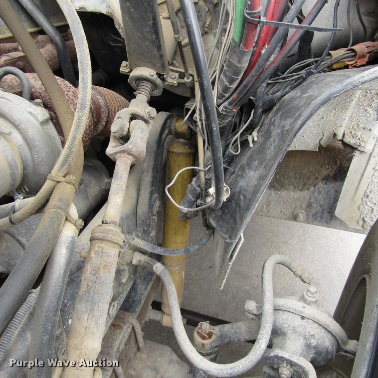 image for item DC0001 1990 Ford F700 tank truck