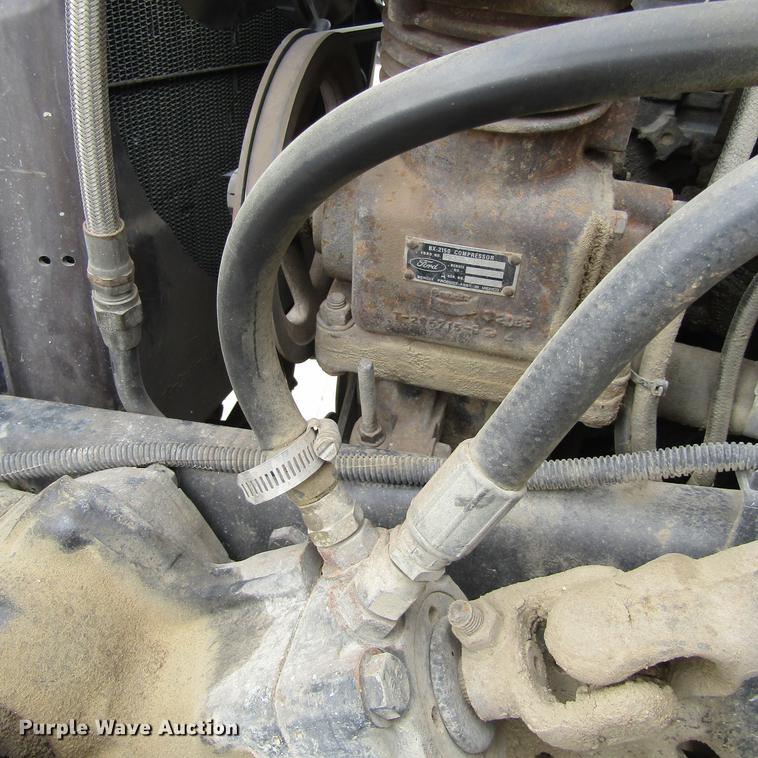 image for item DC0001 1990 Ford F700 tank truck