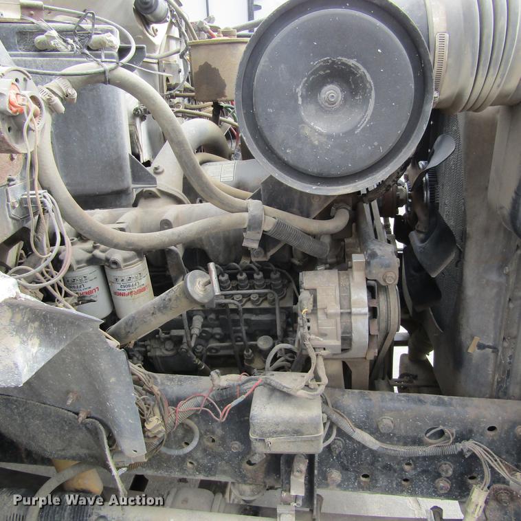 image for item DC0001 1990 Ford F700 tank truck