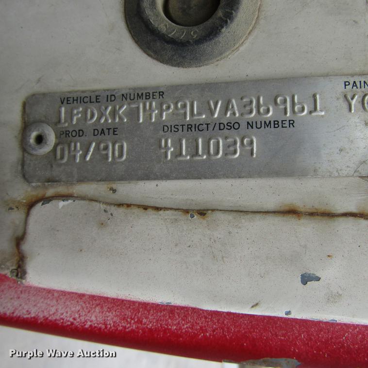 image for item DC0001 1990 Ford F700 tank truck