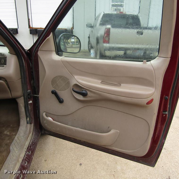 image for item DC0003 1998 Ford F150 pickup truck