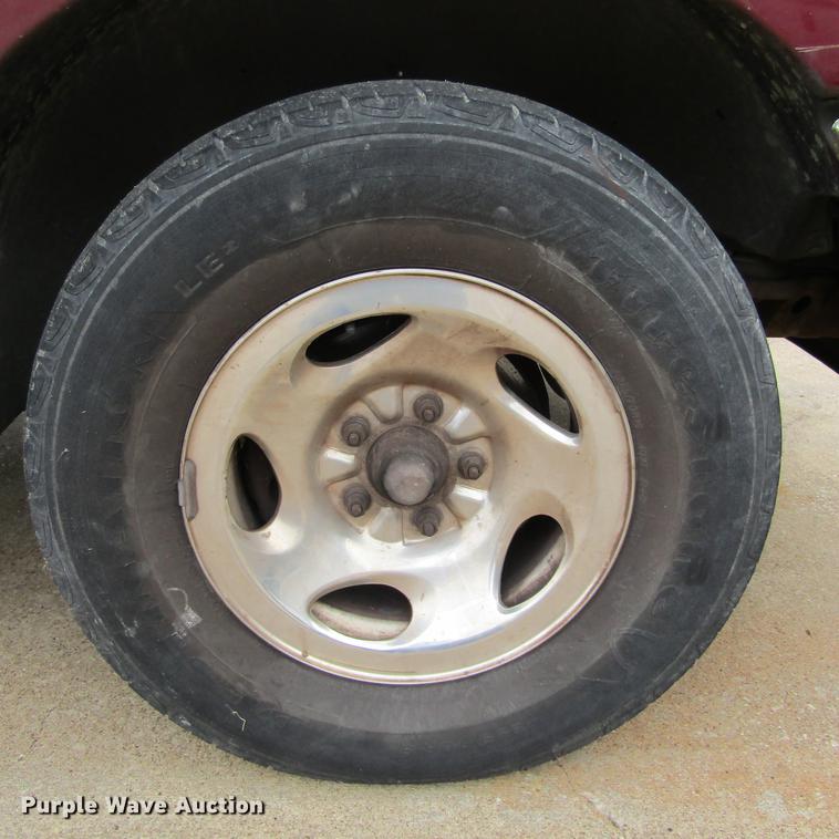 image for item DC0003 1998 Ford F150 pickup truck