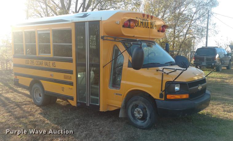 image for item DC0767 2004 Chevrolet Express G3500 Blue Bird school bus