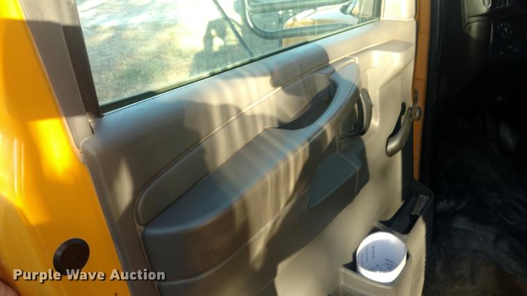 image for item DC0767 2004 Chevrolet Express G3500 Blue Bird school bus