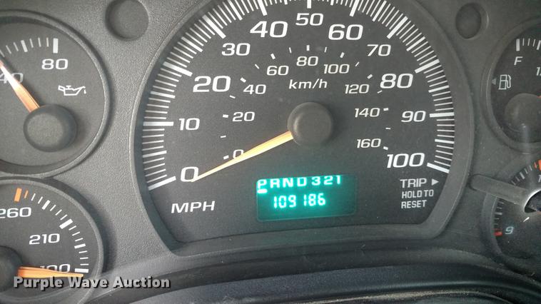 image for item DC0767 2004 Chevrolet Express G3500 Blue Bird school bus