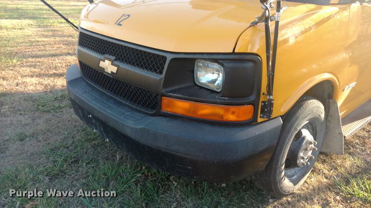 image for item DC0767 2004 Chevrolet Express G3500 Blue Bird school bus