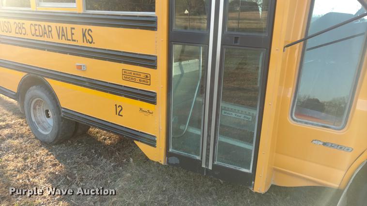 image for item DC0767 2004 Chevrolet Express G3500 Blue Bird school bus