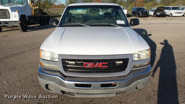 image for item DC1821 2003 GMC Sierra 1500 pickup truck