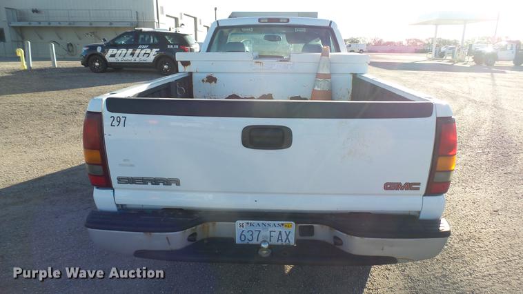 image for item DC1821 2003 GMC Sierra 1500 pickup truck