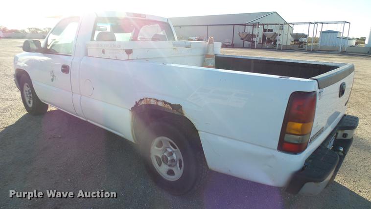 image for item DC1821 2003 GMC Sierra 1500 pickup truck
