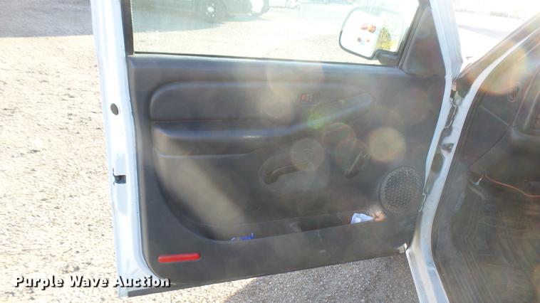 image for item DC1821 2003 GMC Sierra 1500 pickup truck