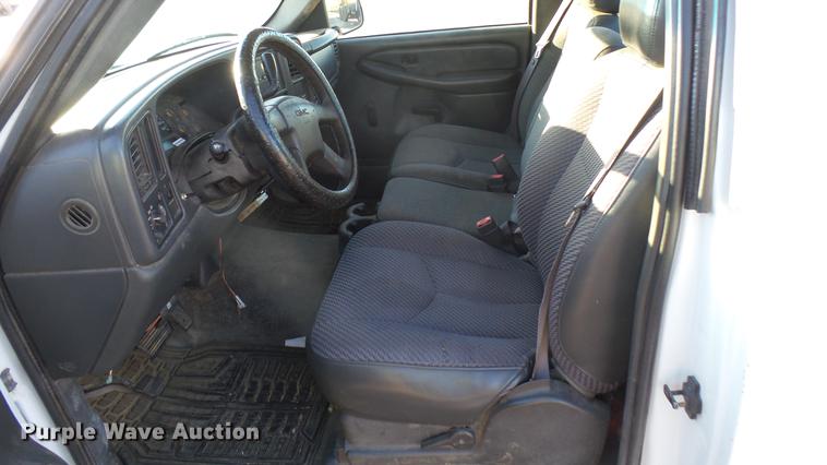 image for item DC1821 2003 GMC Sierra 1500 pickup truck