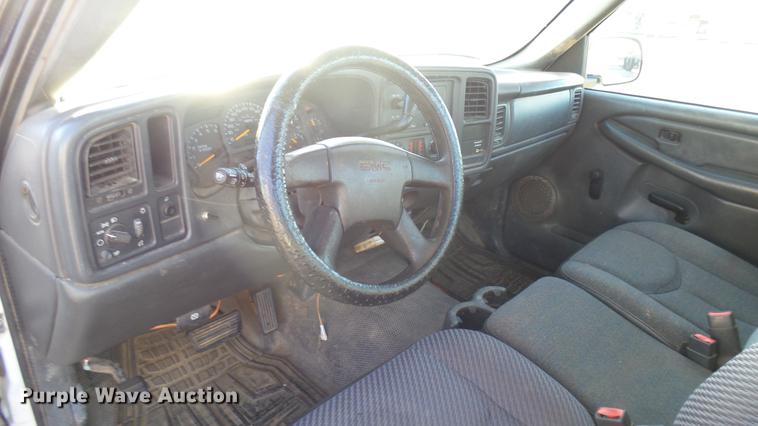 image for item DC1821 2003 GMC Sierra 1500 pickup truck