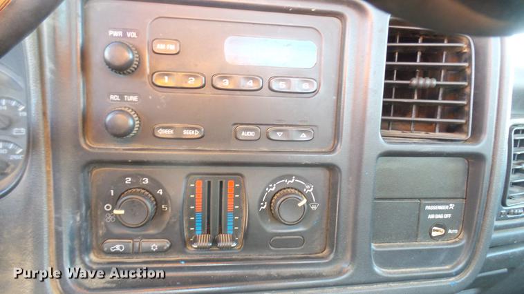 image for item DC1821 2003 GMC Sierra 1500 pickup truck