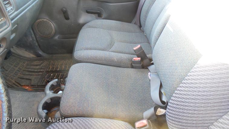 image for item DC1821 2003 GMC Sierra 1500 pickup truck