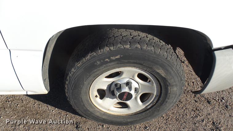 image for item DC1821 2003 GMC Sierra 1500 pickup truck