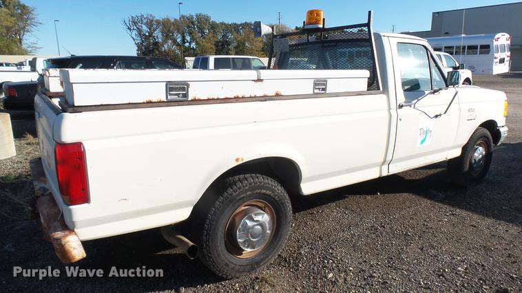 image for item DC1822 1991 Ford F250 pickup truck