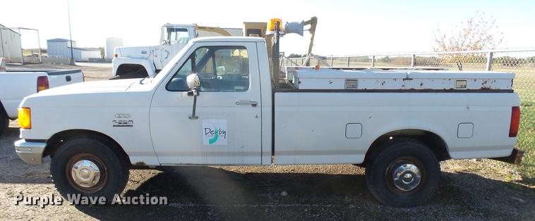 image for item DC1822 1991 Ford F250 pickup truck