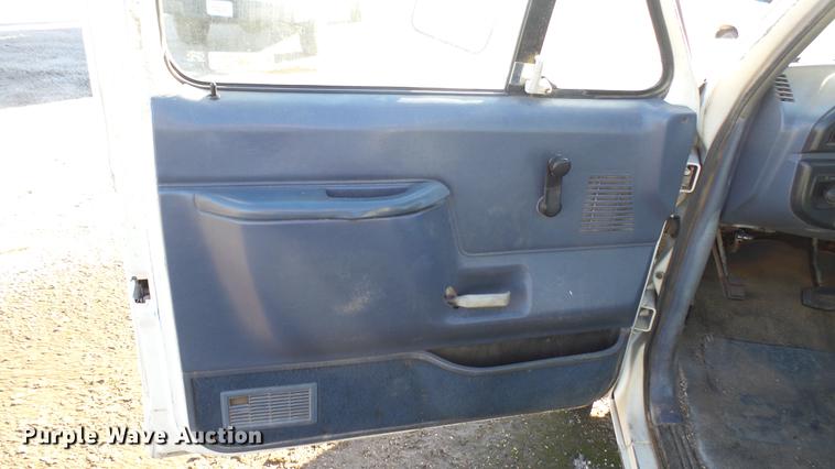 image for item DC1822 1991 Ford F250 pickup truck