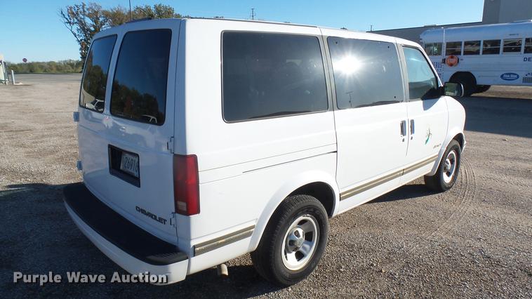 image for item DC1826 1996 Chevrolet Astro van