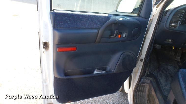 image for item DC1826 1996 Chevrolet Astro van