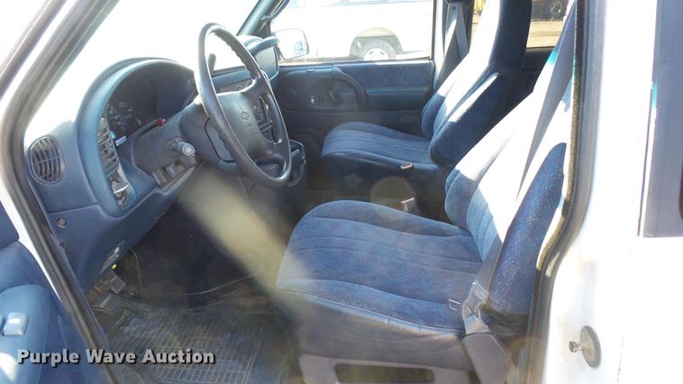image for item DC1826 1996 Chevrolet Astro van
